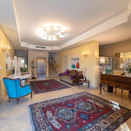 Albergo Minuetto Adria Exteriör bild