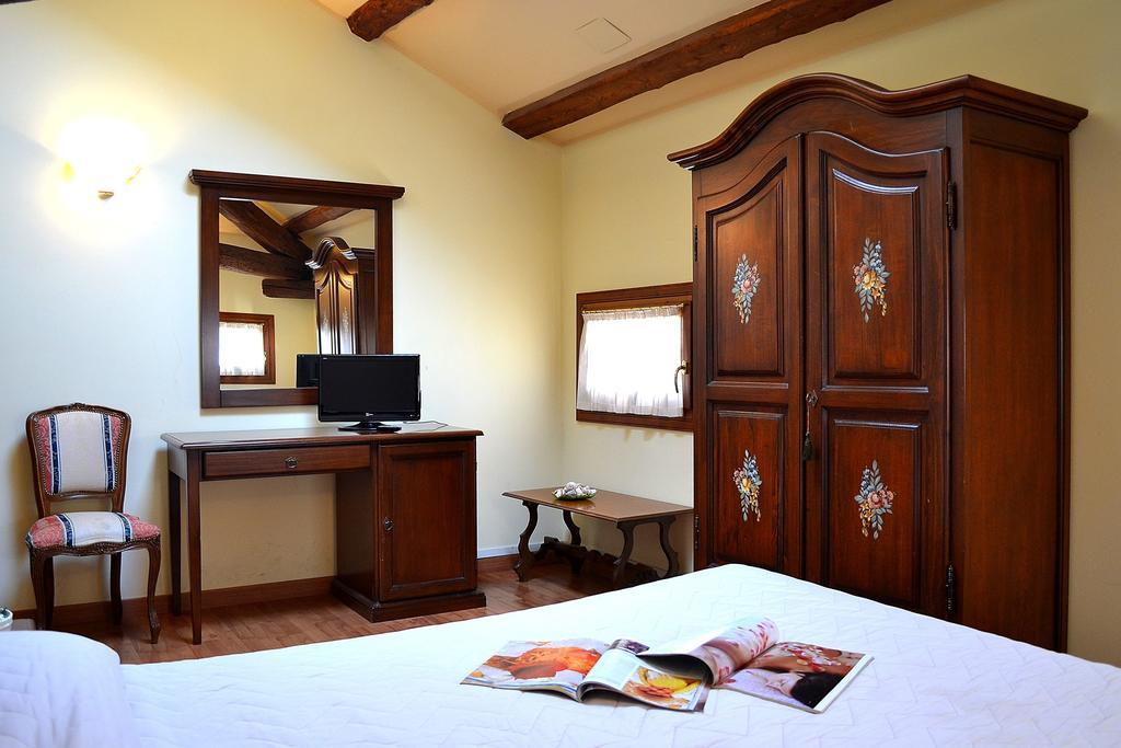 Albergo Minuetto Adria Exteriör bild