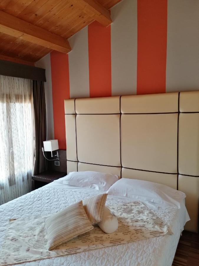 Albergo Minuetto Adria Exteriör bild