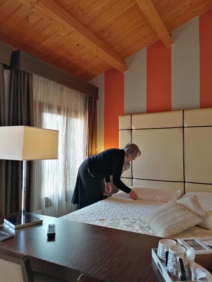 Albergo Minuetto Adria Exteriör bild