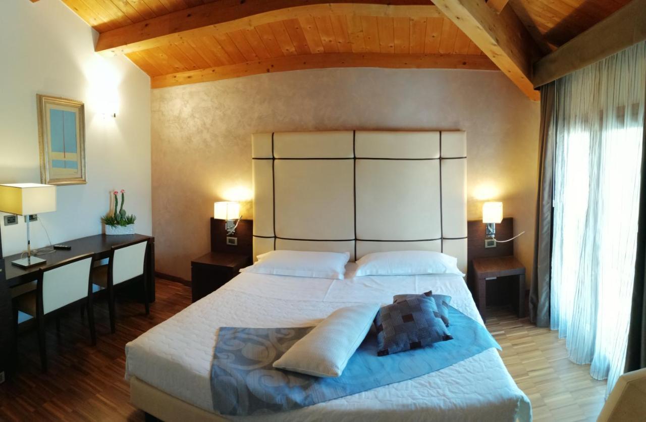 Albergo Minuetto Adria Exteriör bild