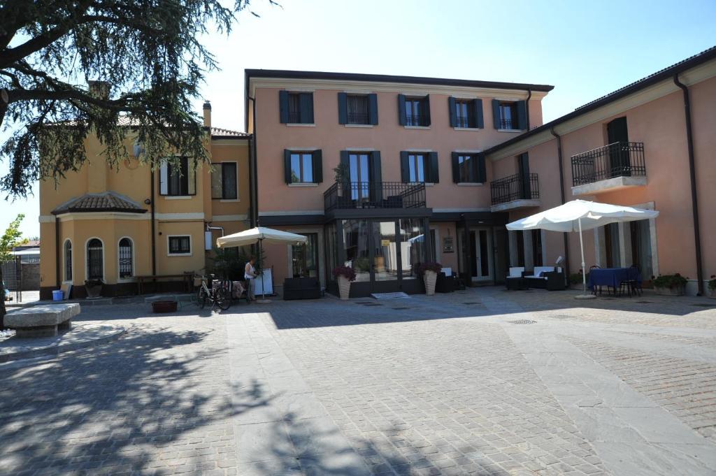 Albergo Minuetto Adria Exteriör bild